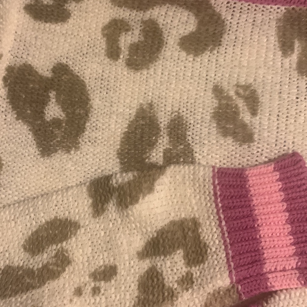 NWOT Kut from the Kloth sweater. The Gracie sweater. Size medium. - Picture 10 of 12